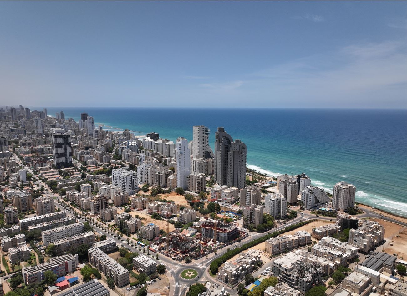 מהי העיר שהכי טוב לגור בה בישראל? מתחם רותם שני RESORT צפון נתניה חוית מגורים מתחם אורבני פורץ דרך